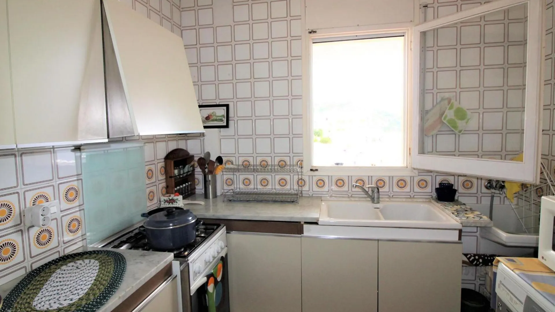 Apartment Apartamento Roses, 3 Dormitorios, 5 Personas - Es-258-8 Spain